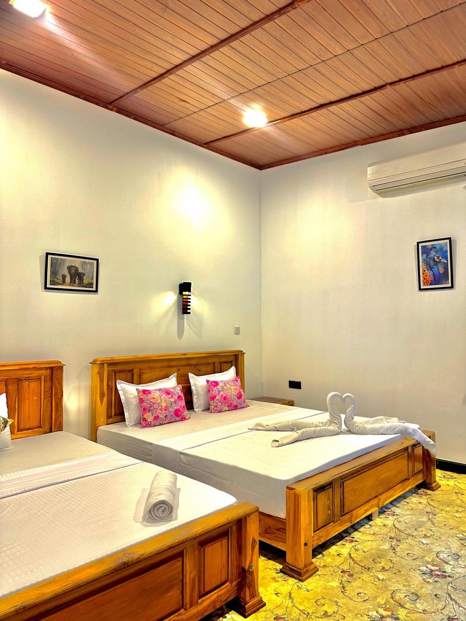 Cozy House Hotel Udawalawe Buitenkant foto
